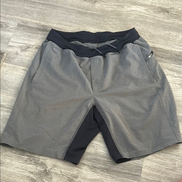 lululemon athletica Two-Tone Gray Athletic Shorts - Picture 1 of 4